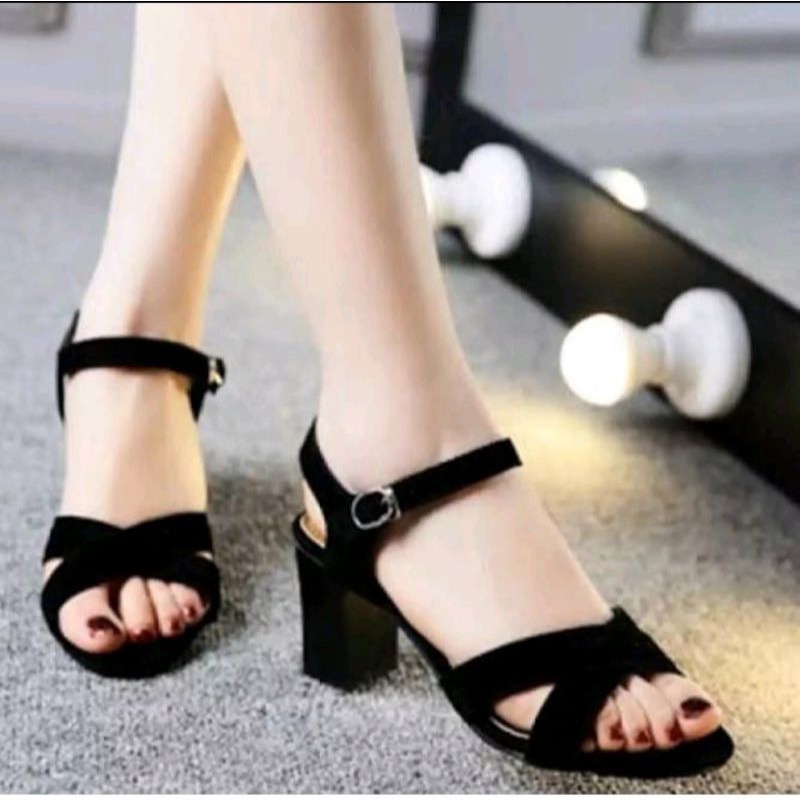 spatu/sandal Hell's tali gesper