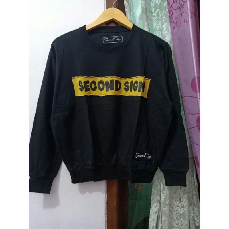 Preloved Kaos Sweater Second Sign Ori No Deenay