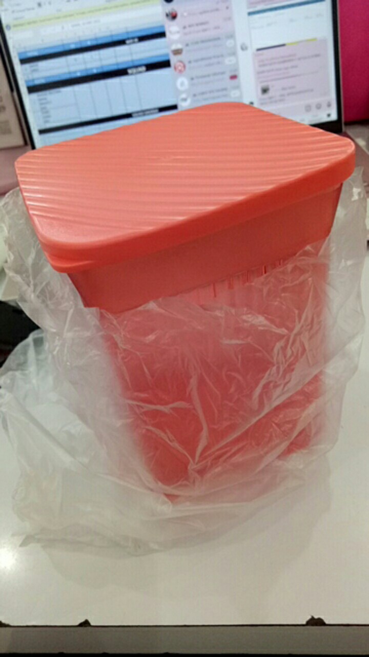 Family Mate Square & Family Mate Small Malaysia / Indonesia (1 Pcs) Toples Tupwr