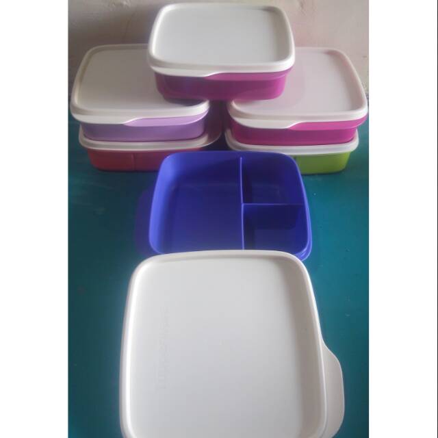 Tepak makan tupperware