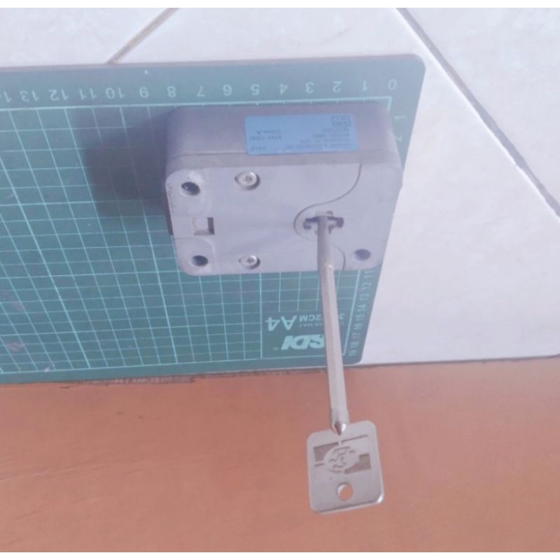 security container key lock - sefe lock A/E level RoHS / kunci serbaguna kunci panjang