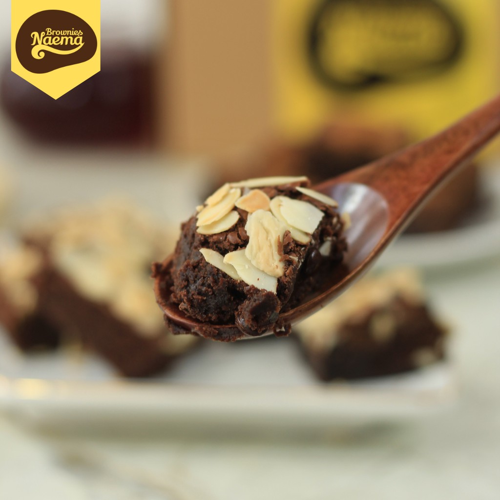 

FUDGY BROWNIES LOVELY ALMOND 20x10cm | browniesnaema