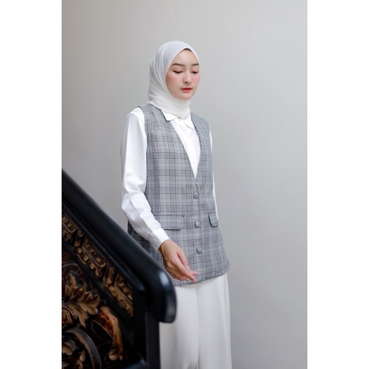 COZY BASIC (Kemeja Ld 106, Vest Ld 96 bisa dilepas pasang)