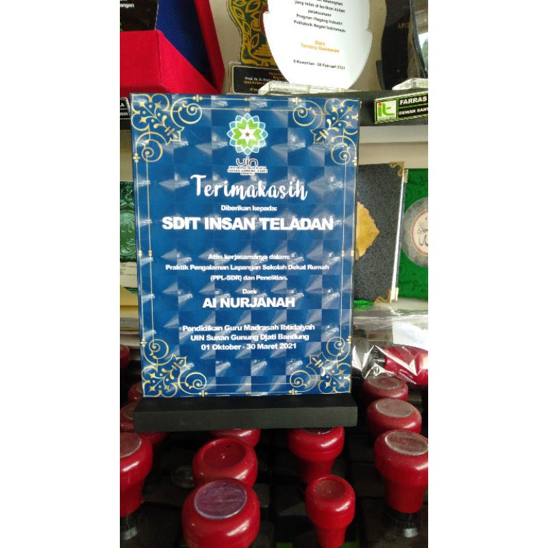 

plakat murah plus box beludru