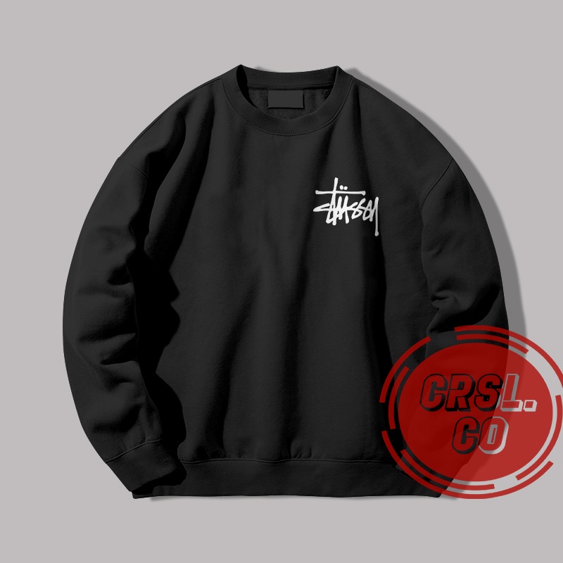 CREWNECK HITAM MOTIF STUSSY SIMPEL KEKINIAN KUALITAS DISTRO NYAMAN DIPAKAI