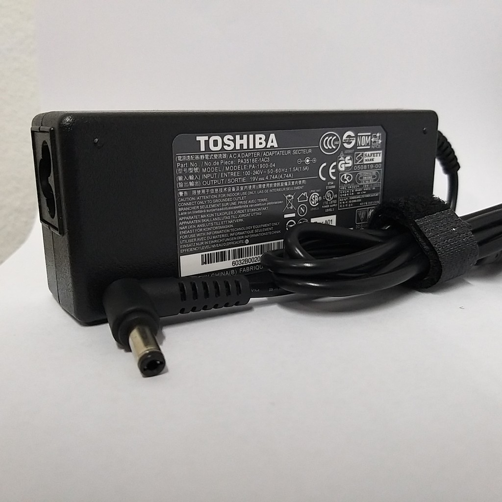 Charger adaptor Original 19v 4.74a toshiba L840 M300 S40 M840 C40-A L40-A Z50-A