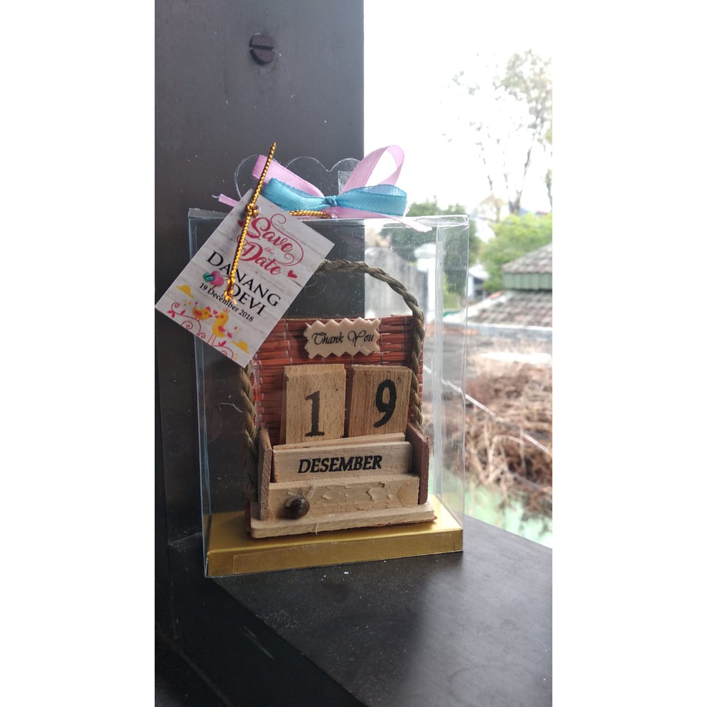 

Kotak Mika Souvenir Ukuran 11x3.5x12 cm (Minimal Order 50pcs)