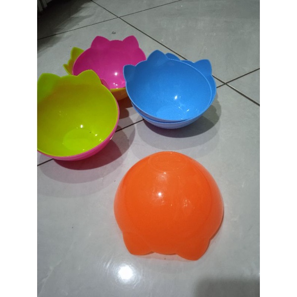 tempat makan kucing model kepala kucing