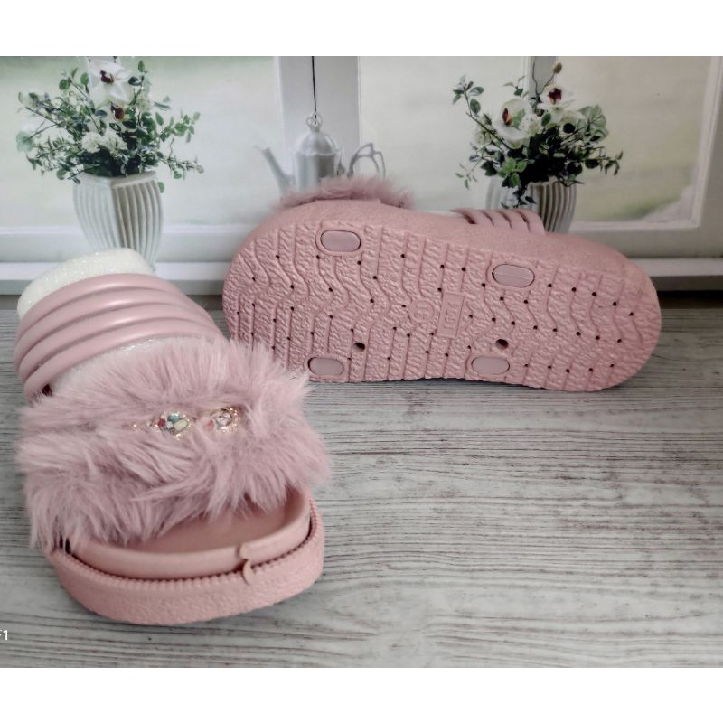 SANDAL IMPORT LALUNA BERBULU MODEL ZAMAN NOW  29-35 HARGA MURAH