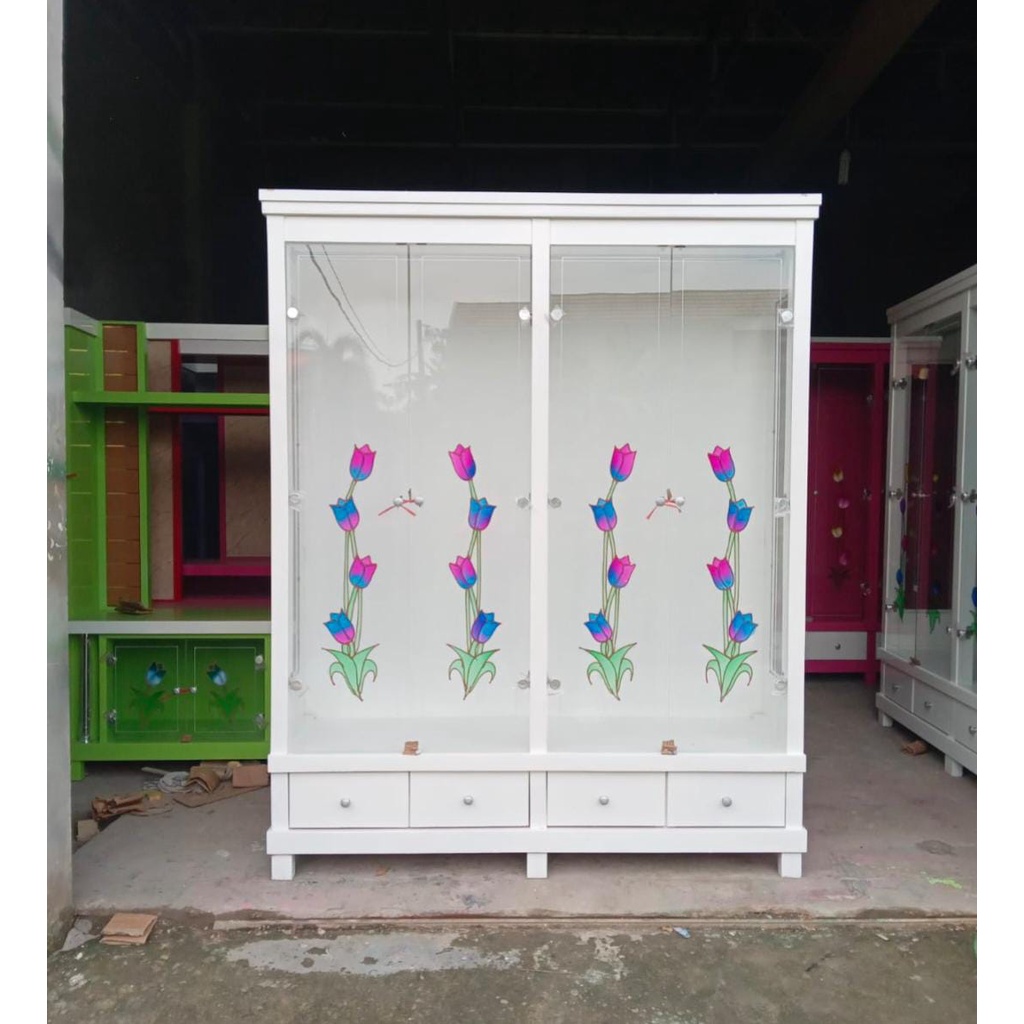 LEMARI GAMIS KACA MOTIF