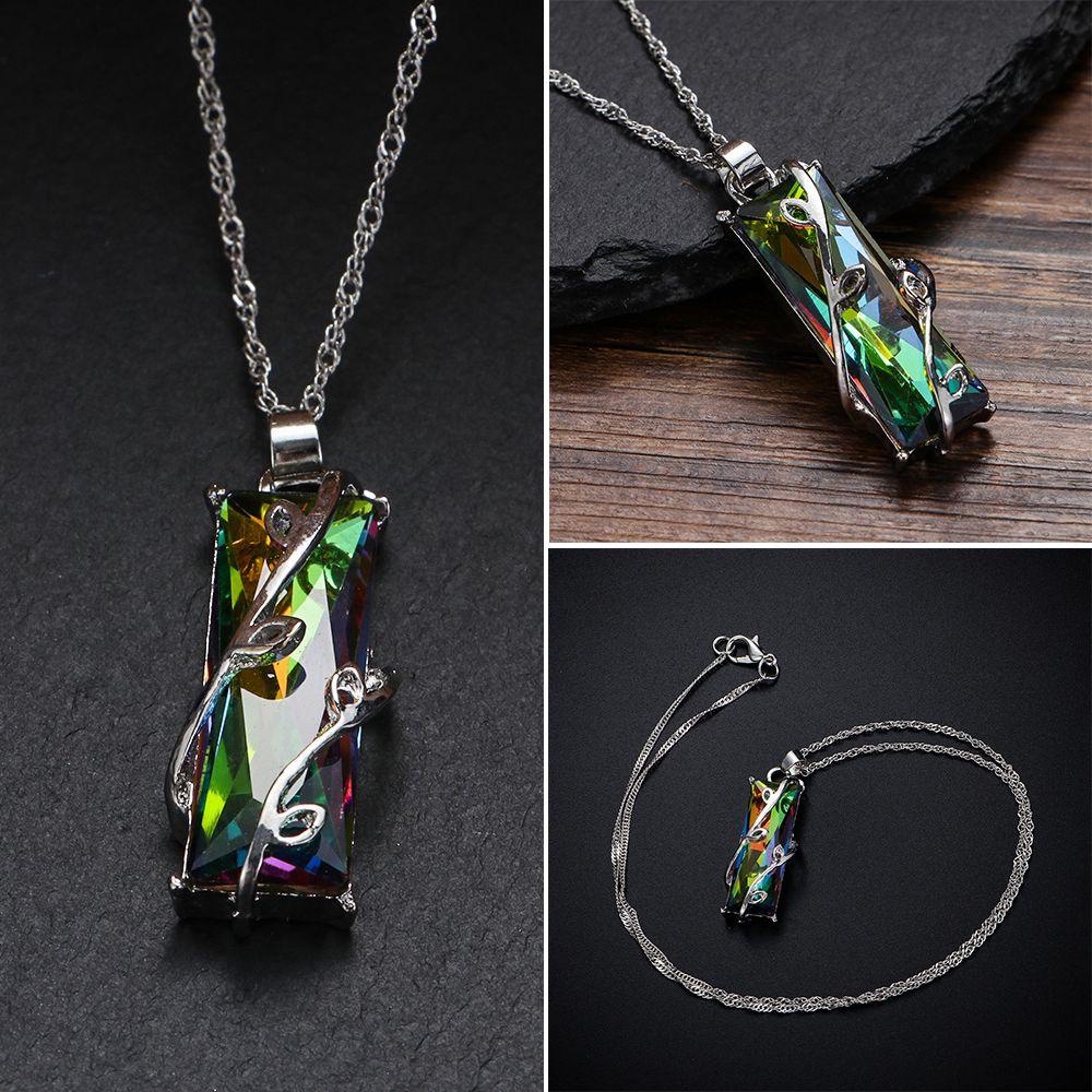 Preva Kalung Berlian Imitasi Rantai Pelangi Liontin Persegi