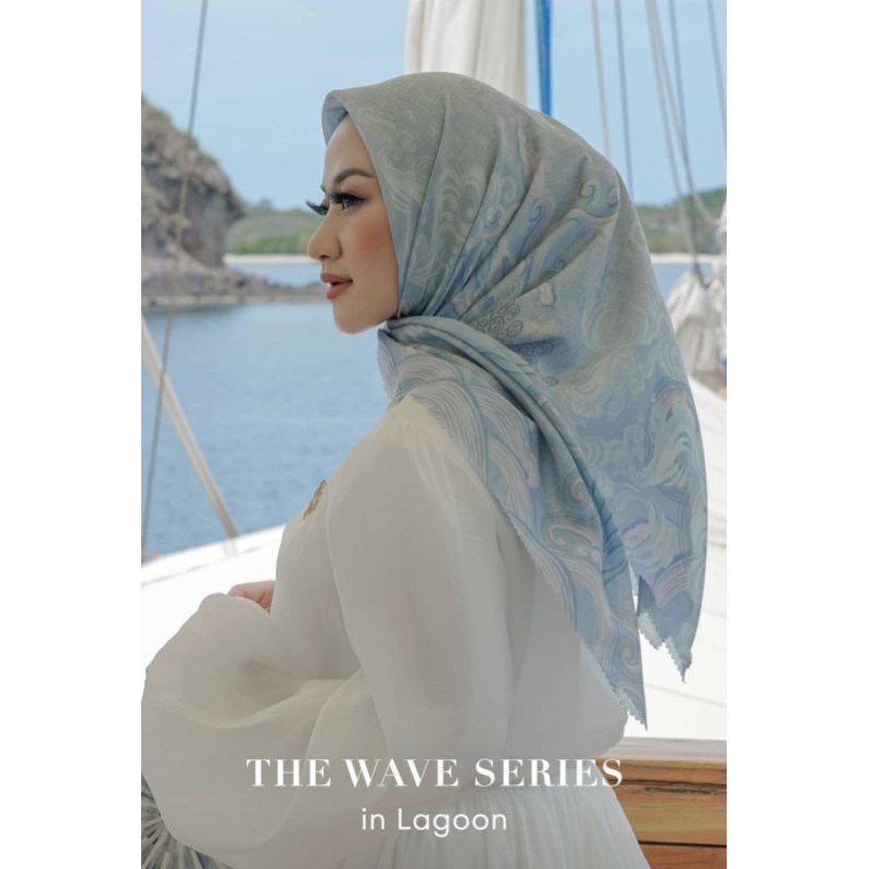 Buttonscarves The Wave Series - Lagoon