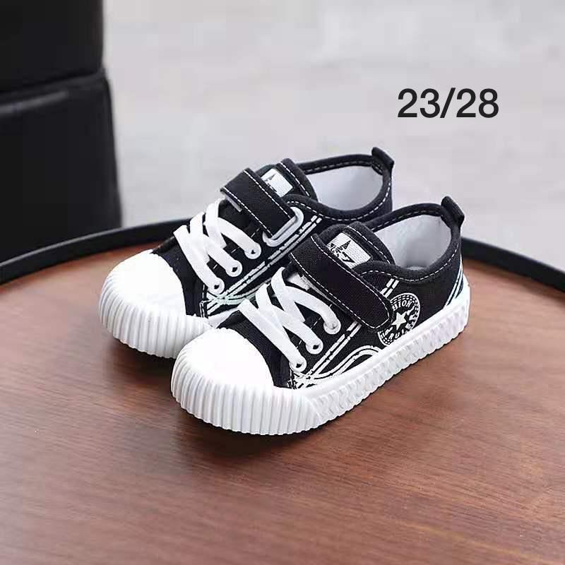 Sepatu sneakers Anak import
