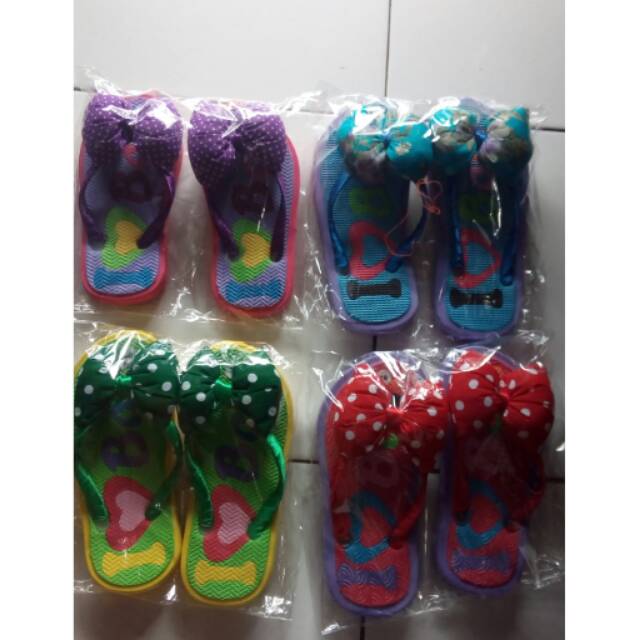 Sandal bantal anak bali