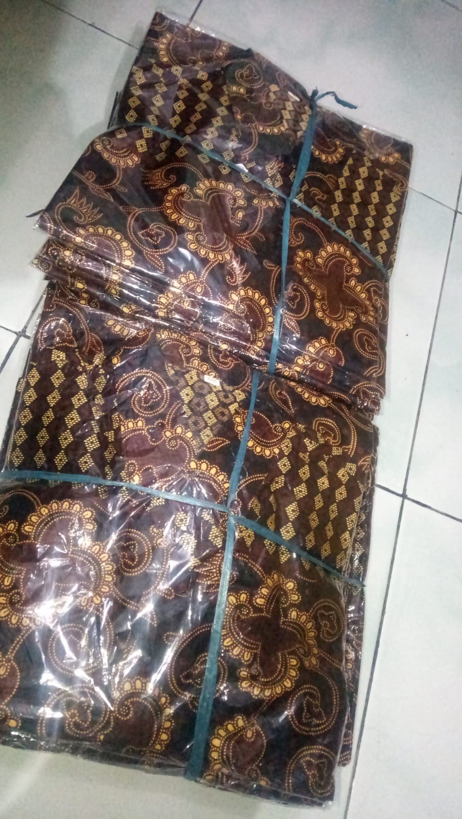 Maura Couple. Sania Ruffle Batik Couple