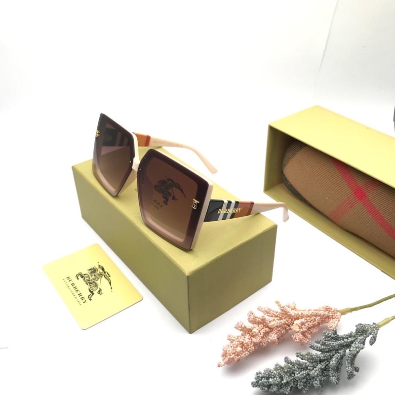 TERMURAH SE-SHOPEE Kacamata Fashion Kaca Mata Sunglass Wanita BURBRY 1447