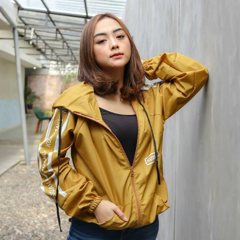 Kuxu Jaket - Jaket Parasut Wanita