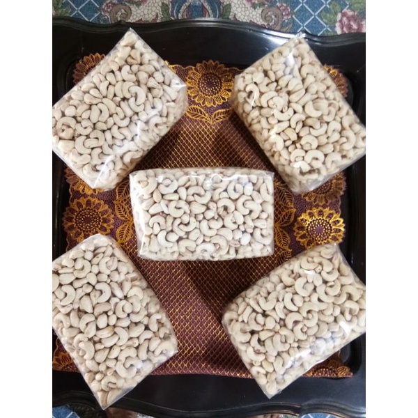 

kacang mede mentah , 1000g