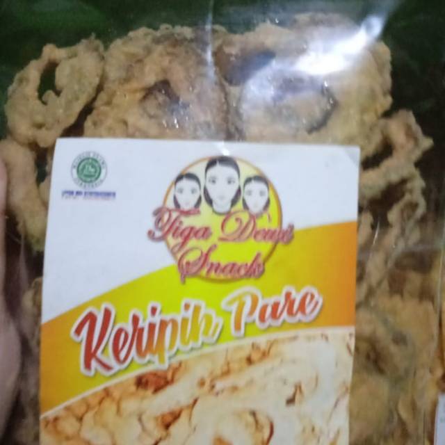 

Keripik bawang, pare, daun singkong, bayam, biji ketapang, akar kelapa