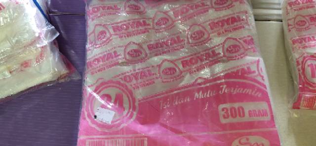 KANTONG ROYAL 300GR, SATU BKS