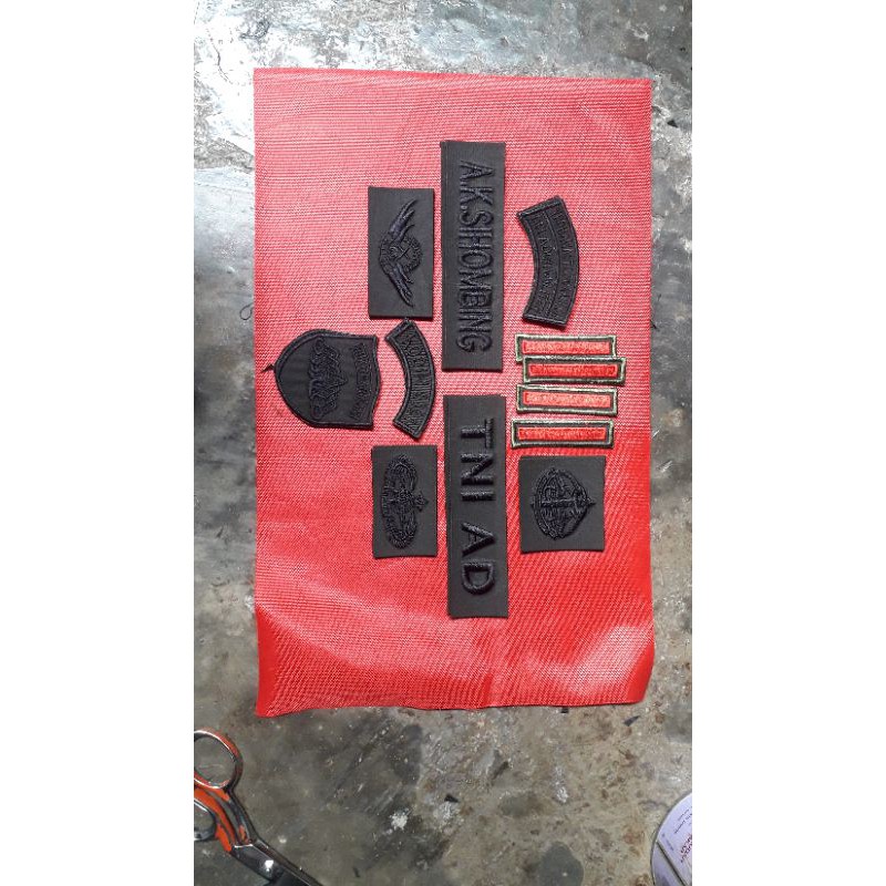 

atribut tni timbul polos