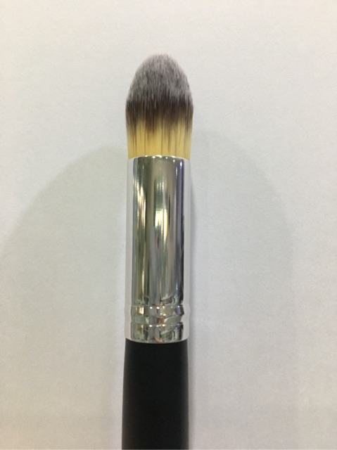 Oris Pointed Contour Brush