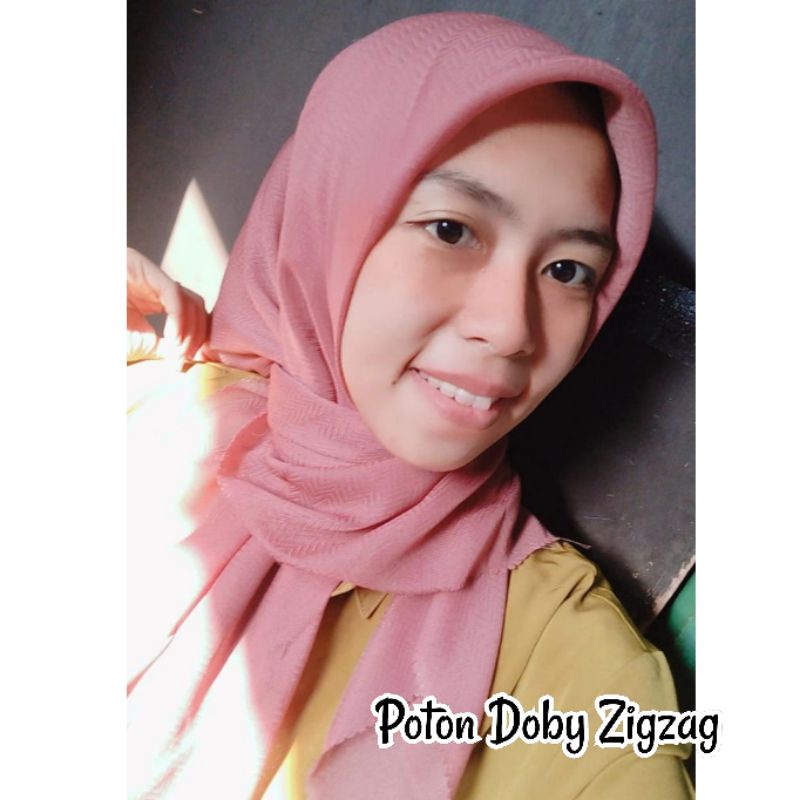 SEGIEMPAT POTON ZIGZAG / JILBAB POLYCATTON / JILBAB BELLA SQUARE / JILBAB SEGI EMPAT / JILBAB SAUDI / SEGI EMPAT BELLA