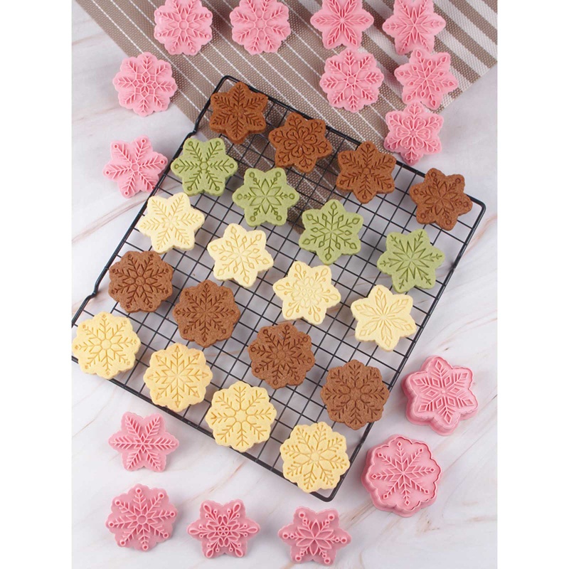 Set 9 Pcs Cetakan Kue / Biskuit Bentuk Kartun Natal