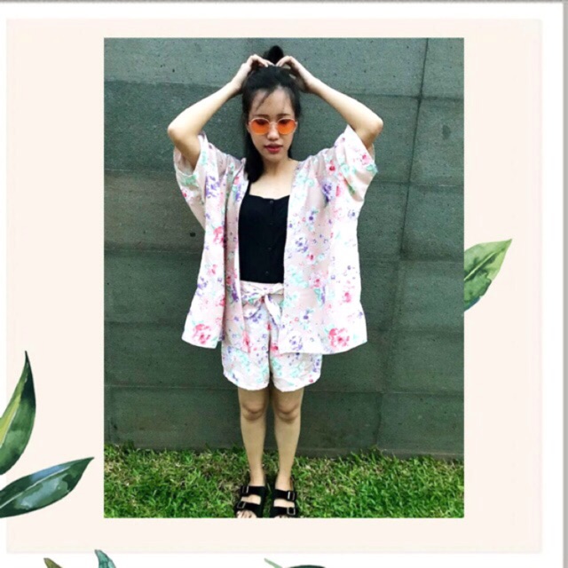 

CHRYSANTH SET IN PASTEL