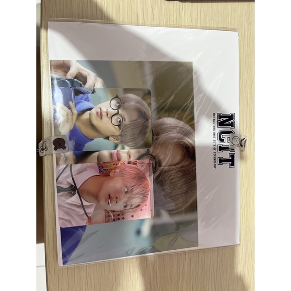 Photoframe haechan booked
