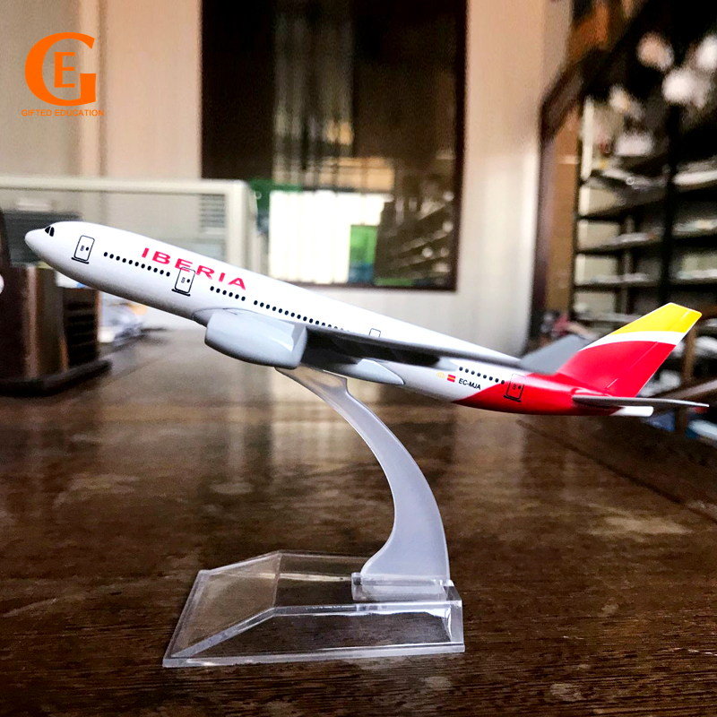 Iberia Airlines A330 Miniatur Diecast Pesawat Spain Airbus 330 Bahan Metal Ukuran 16CM