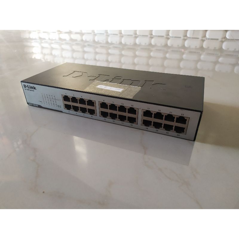 Switch 10/100 DLINK DES-1024D 24 Port Normal