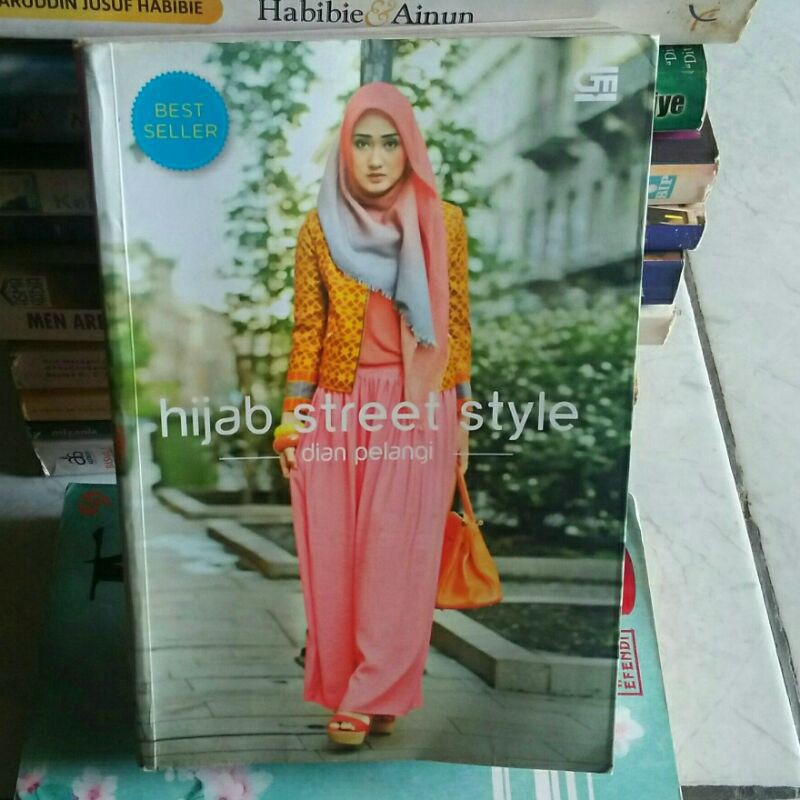 Buku Majalah Hijab Street Style - Dian Pelangi - Original