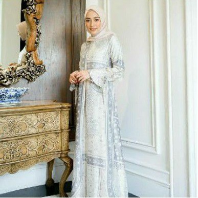 SOLD Preloved Agnia Dress Peony Wearing Klamby Size M