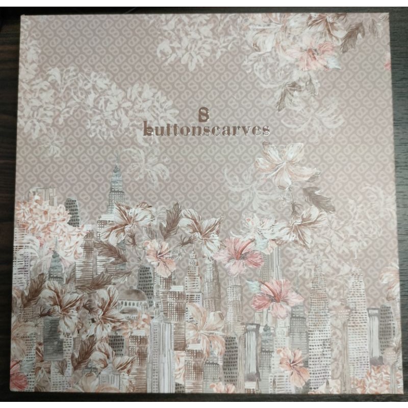 PL BUTTONSCARVES MALAYA (KHAKI)