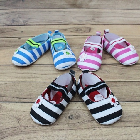 Sepatu Prewalker Casual Anti Selip Aksen Bunga untuk Bayi Perempuan 0-18 bulan Polka motif Pita Renda