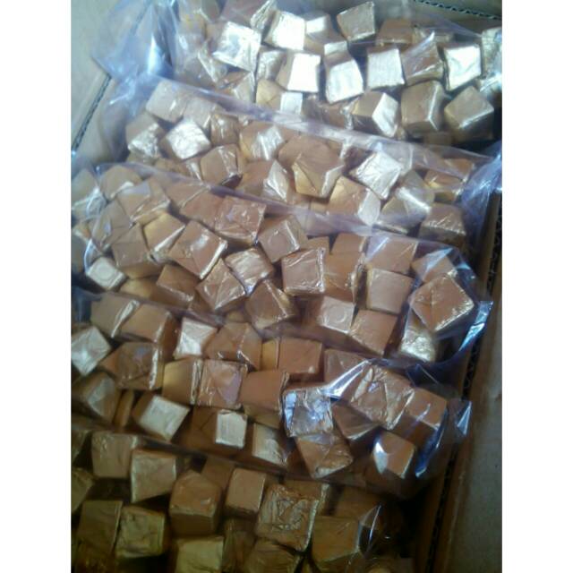 Coklat Piramid Silverqueen Mix Atau Delfi Take It Mix Dll Per 500 Gram