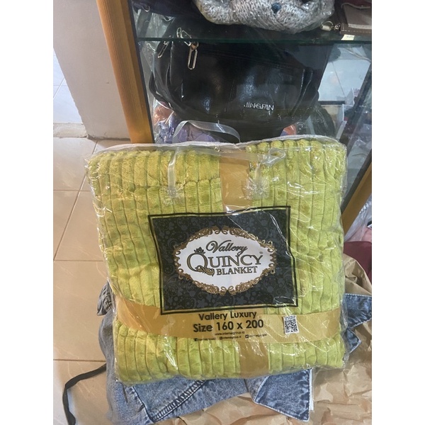 Vallery Quincy selimut PREMIUM