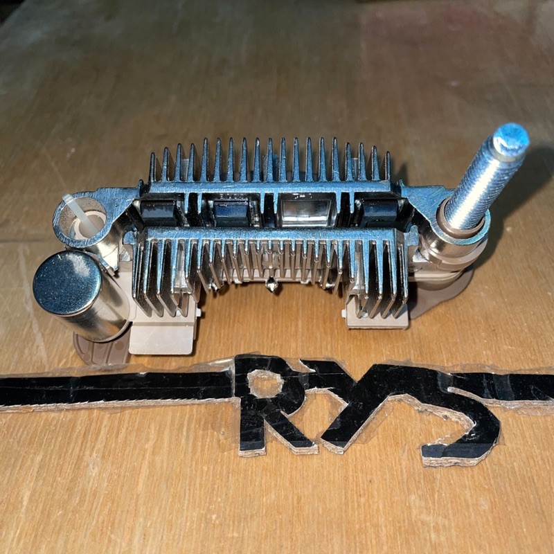 RECTIFIER / DIODA / SILIKON CAS ALTERNATOR PS135 PS 135 L300 BAUT 12