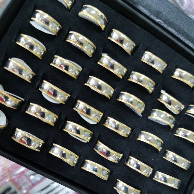 Cincin titanium isi 36 pcs motif silver list gold sks 152