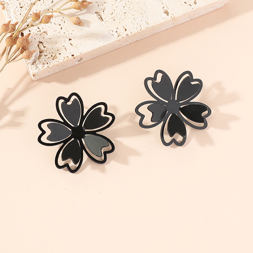 Anting Stud Desain Bunga Besar Warna Hitam Gaya Vintage Untuk Wanita
