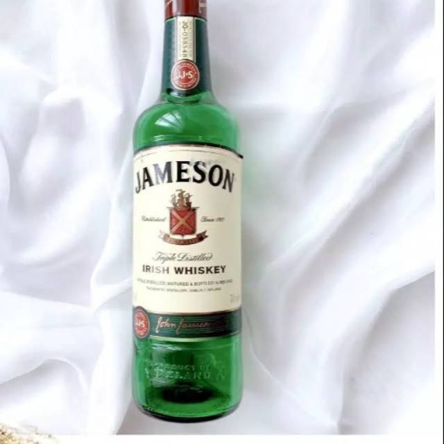 botol bekas miras jameson whisky