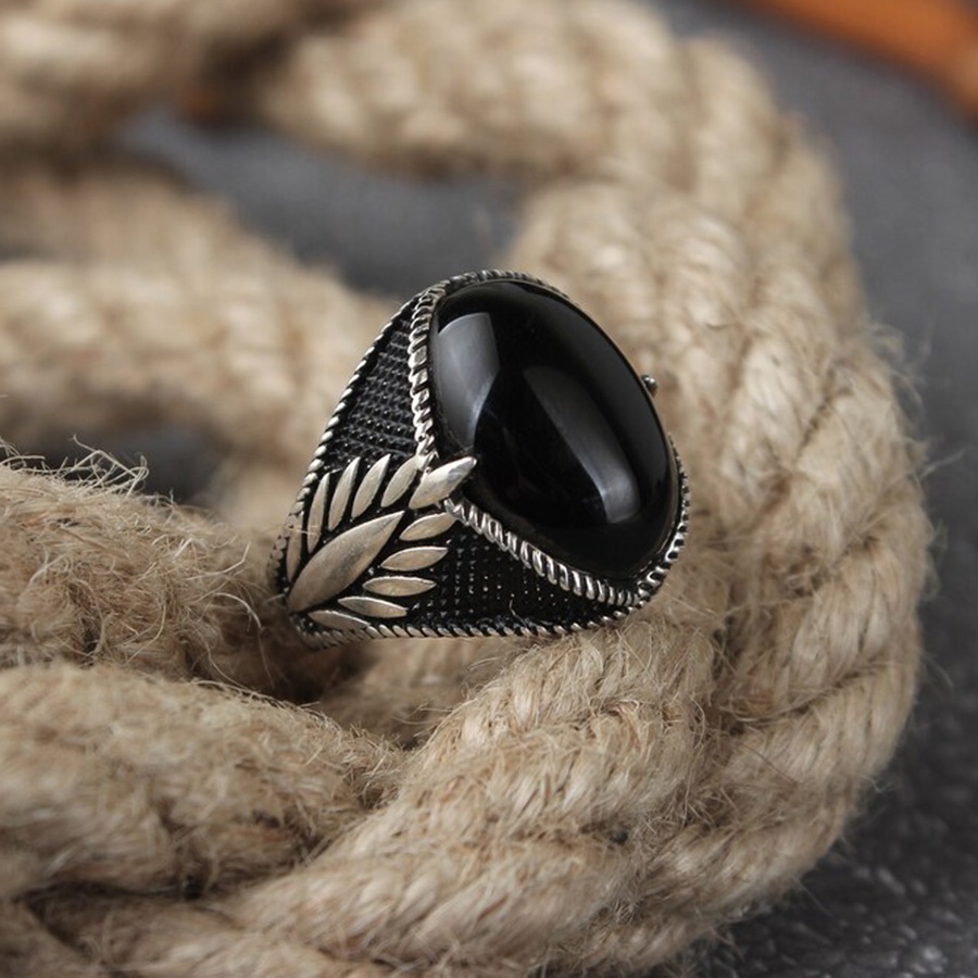 Cincin Bahan Titanium Steel Warna Hitam Motif Daun Gaya Punk Untuk Pria