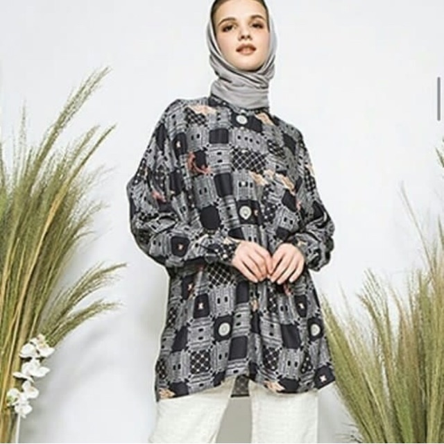 Navy devon /dilma top navy ria miranda