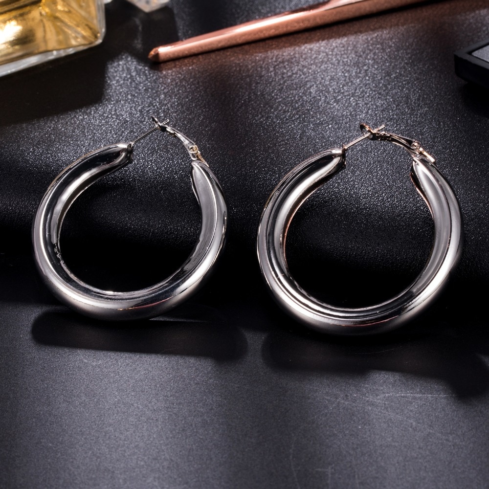 Anting Bulat Besar Gaya Punk Retro Untuk Wanita