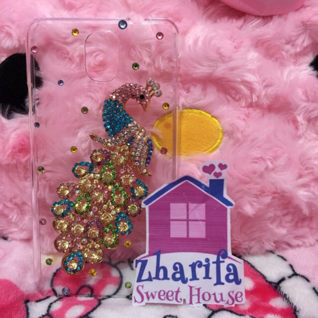 Custom case hard peacok