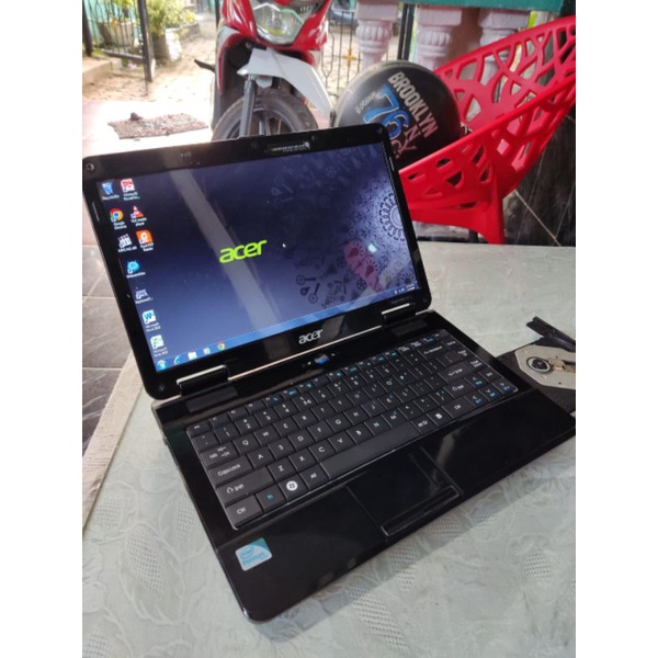 Laptop Acer. dual core. ram 2GB hdd 320gb