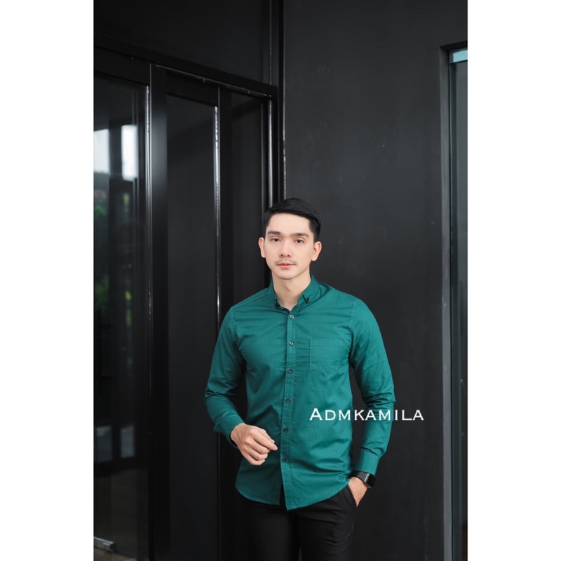 Kemeja pria polos slimfit kasual basic HeM lengan panjang hijau botol