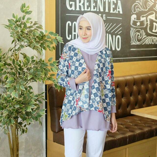 Anneth Top