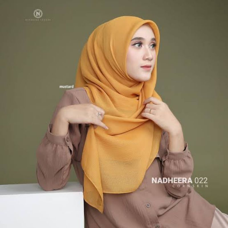 Jilbab Nadheera Luxury 022 Segiempat Polos Kerudung Cantik